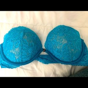 Victoria’s Secret strapless blue lace front clasp